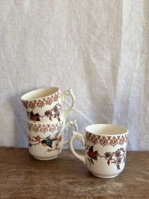 3 cups and saucers Lyonnais polychrom